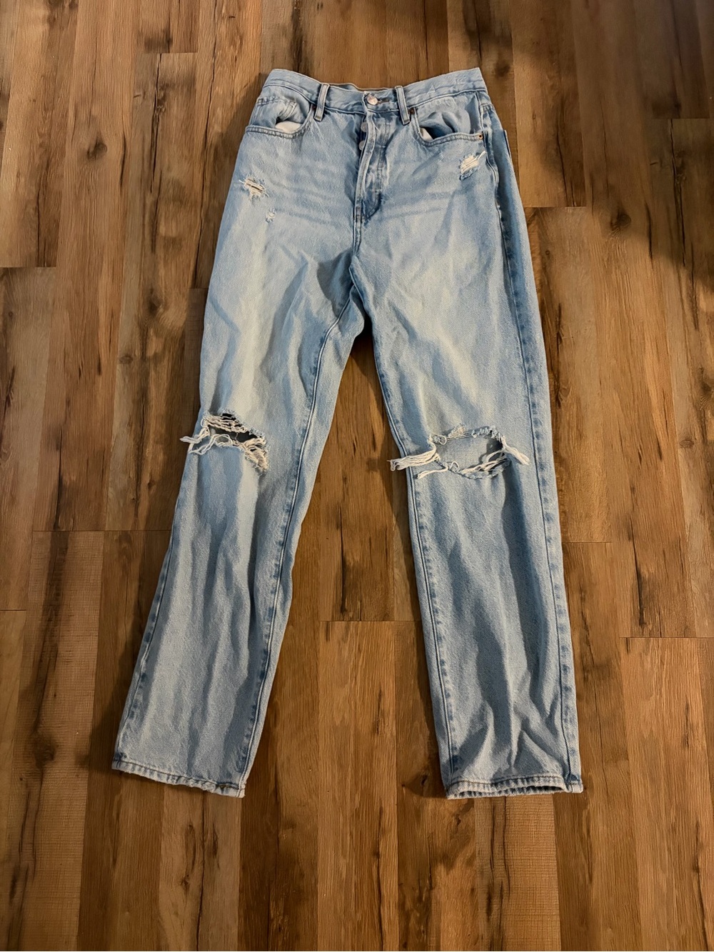 PacSun Light Wash Distressed High-Rise Women’s Jeans